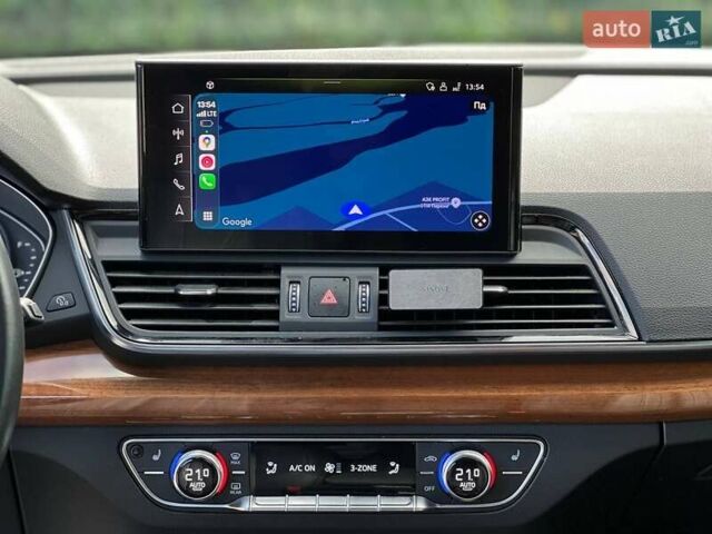 Чорний Ауді Ку 5, об'ємом двигуна 2 л та пробігом 76 тис. км за 28099 $, фото 61 на Automoto.ua