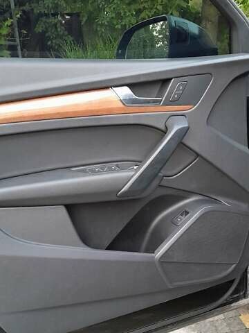 Чорний Ауді Ку 5, об'ємом двигуна 2 л та пробігом 76 тис. км за 28099 $, фото 22 на Automoto.ua