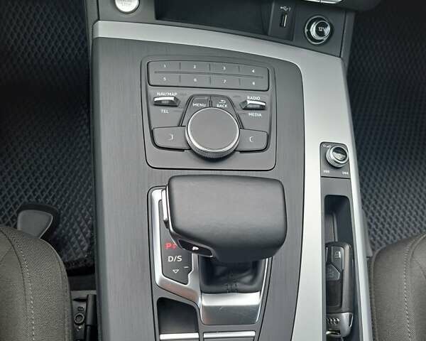 Чорний Ауді Ку 5, об'ємом двигуна 3 л та пробігом 181 тис. км за 33999 $, фото 25 на Automoto.ua