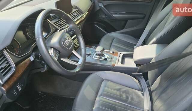 Чорний Ауді Ку 5, об'ємом двигуна 2 л та пробігом 81 тис. км за 27300 $, фото 19 на Automoto.ua