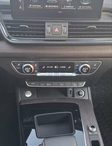 Черный Ауди Ку 5, объемом двигателя 1.98 л и пробегом 42 тыс. км за 41000 $, фото 14 на Automoto.ua