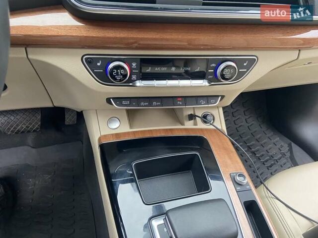 Черный Ауди Ку 5, объемом двигателя 2 л и пробегом 87 тыс. км за 30500 $, фото 12 на Automoto.ua