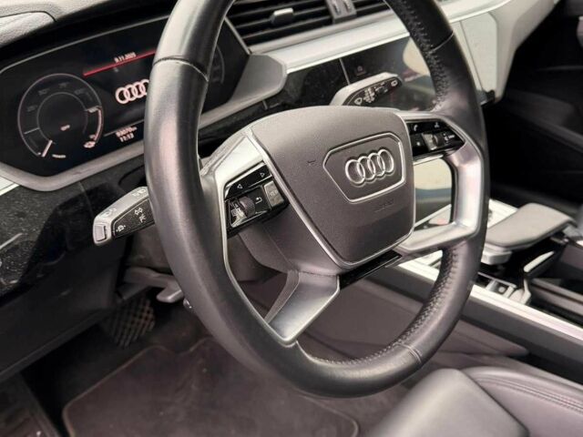 Чорний Ауді Ку 5, об'ємом двигуна 0 л та пробігом 93 тис. км за 32000 $, фото 9 на Automoto.ua