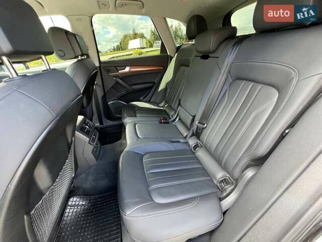 Чорний Ауді Ку 5, об'ємом двигуна 2 л та пробігом 76 тис. км за 28099 $, фото 68 на Automoto.ua