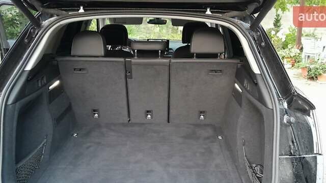 Чорний Ауді Ку 5, об'ємом двигуна 2 л та пробігом 76 тис. км за 28099 $, фото 49 на Automoto.ua