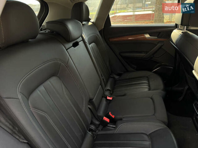 Чорний Ауді Ку 5, об'ємом двигуна 1.98 л та пробігом 112 тис. км за 27300 $, фото 13 на Automoto.ua