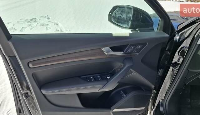 Черный Ауди Ку 5, объемом двигателя 1.98 л и пробегом 42 тыс. км за 41000 $, фото 9 на Automoto.ua