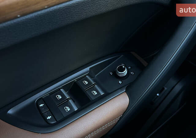 Чорний Ауді Ку 5, об'ємом двигуна 1.98 л та пробігом 103 тис. км за 31900 $, фото 16 на Automoto.ua