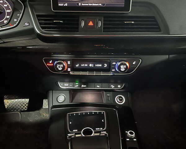 Черный Ауди Ку 5, объемом двигателя 1.98 л и пробегом 53 тыс. км за 38000 $, фото 9 на Automoto.ua