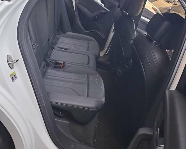 Чорний Ауді Ку 5, об'ємом двигуна 1.98 л та пробігом 69 тис. км за 23800 $, фото 10 на Automoto.ua