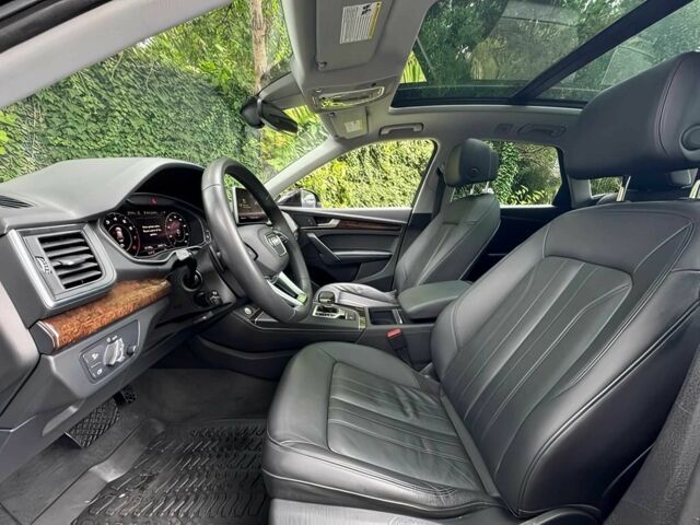 Чорний Ауді Ку 5, об'ємом двигуна 2 л та пробігом 38 тис. км за 19900 $, фото 6 на Automoto.ua