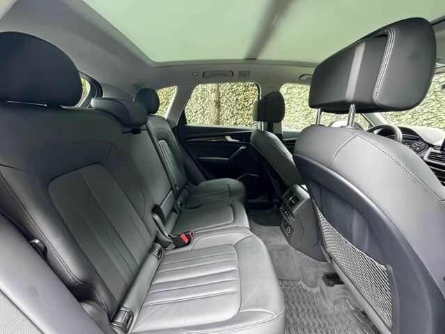 Чорний Ауді Ку 5, об'ємом двигуна 2 л та пробігом 38 тис. км за 19900 $, фото 12 на Automoto.ua