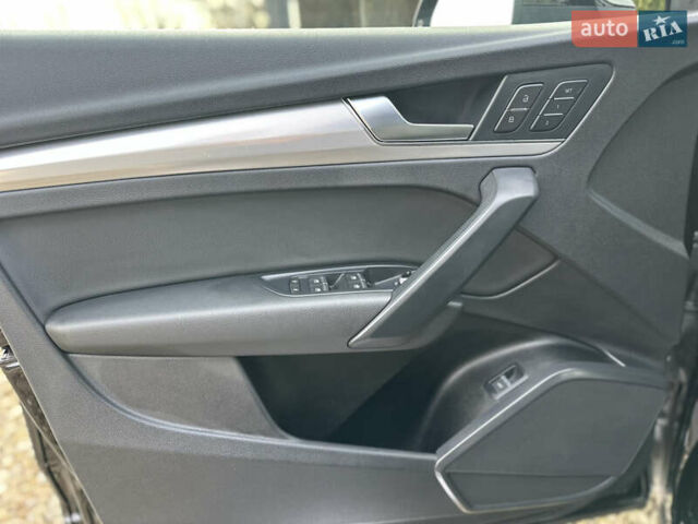 Черный Ауди Ку 5, объемом двигателя 2 л и пробегом 24 тыс. км за 31999 $, фото 16 на Automoto.ua