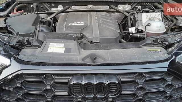 Чорний Ауді Ку 5, об'ємом двигуна 2 л та пробігом 76 тис. км за 28099 $, фото 63 на Automoto.ua