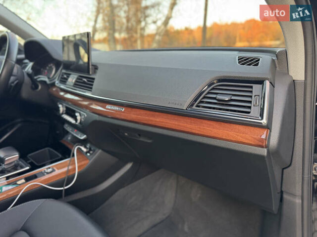 Чорний Ауді Ку 5, об'ємом двигуна 1.98 л та пробігом 42 тис. км за 28999 $, фото 20 на Automoto.ua