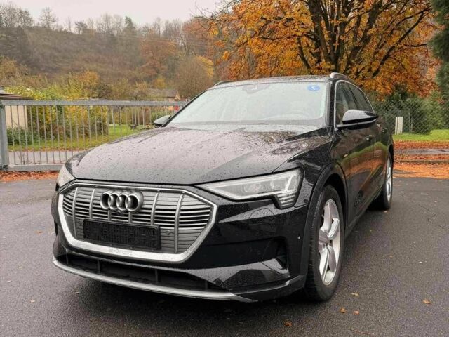 Чорний Ауді Ку 5, об'ємом двигуна 0 л та пробігом 93 тис. км за 32000 $, фото 7 на Automoto.ua