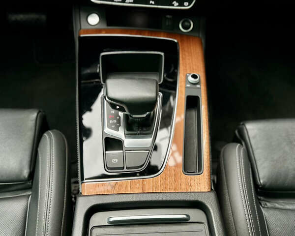 Черный Ауди Ку 5, объемом двигателя 1.98 л и пробегом 76 тыс. км за 35300 $, фото 33 на Automoto.ua