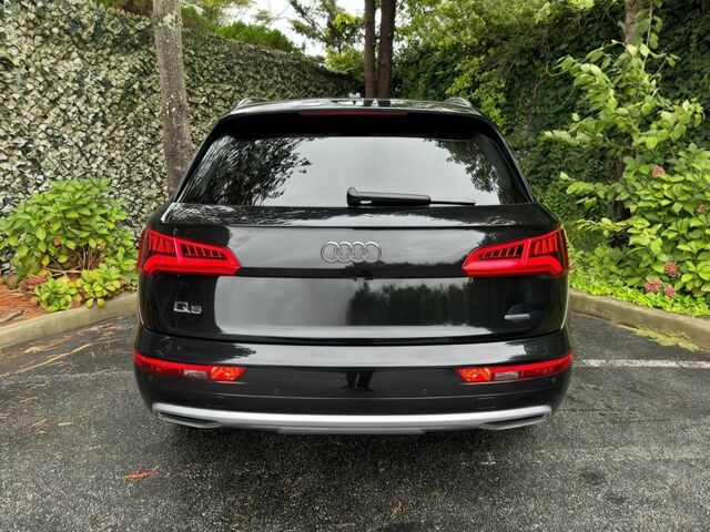 Чорний Ауді Ку 5, об'ємом двигуна 2 л та пробігом 38 тис. км за 19900 $, фото 4 на Automoto.ua