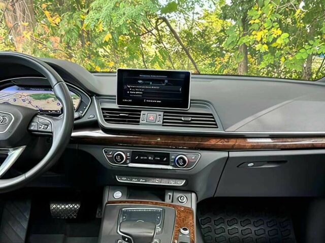 Черный Ауди Ку 5, объемом двигателя 2 л и пробегом 45 тыс. км за 14000 $, фото 8 на Automoto.ua