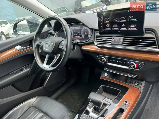 Черный Ауди Ку 5, объемом двигателя 2 л и пробегом 64 тыс. км за 29440 $, фото 43 на Automoto.ua
