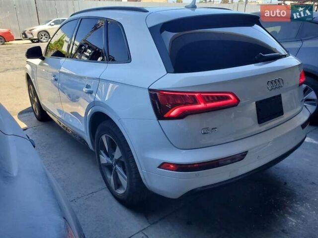 Чорний Ауді Ку 5, об'ємом двигуна 1.98 л та пробігом 69 тис. км за 23800 $, фото 1 на Automoto.ua