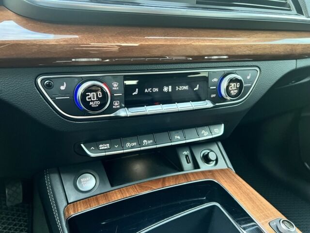 Черный Ауди Ку 5, объемом двигателя 2 л и пробегом 120 тыс. км за 36999 $, фото 16 на Automoto.ua