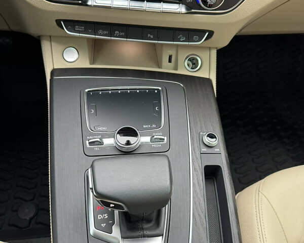 Черный Ауди Ку 5, объемом двигателя 1.98 л и пробегом 70 тыс. км за 27300 $, фото 18 на Automoto.ua