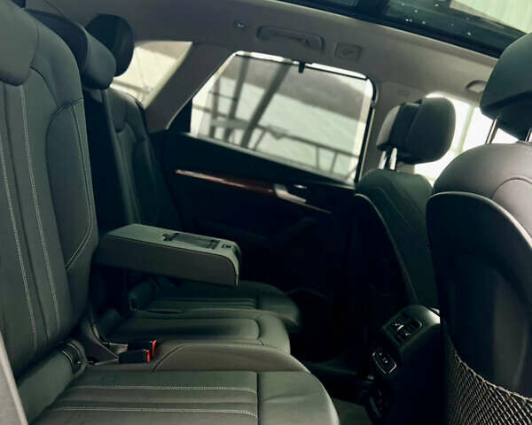 Черный Ауди Ку 5, объемом двигателя 1.98 л и пробегом 76 тыс. км за 35300 $, фото 42 на Automoto.ua