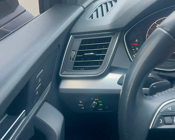 Черный Ауди Ку 5, объемом двигателя 1.97 л и пробегом 170 тыс. км за 32000 $, фото 36 на Automoto.ua