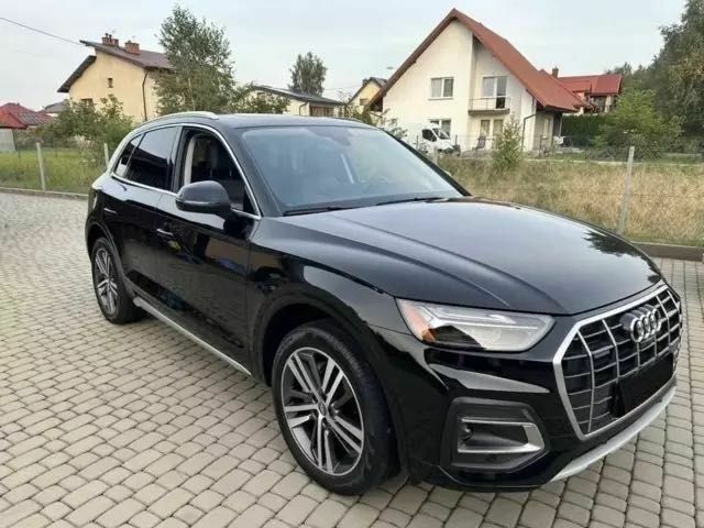 Черный Ауди Ку 5, объемом двигателя 2 л и пробегом 9 тыс. км за 29900 $, фото 1 на Automoto.ua