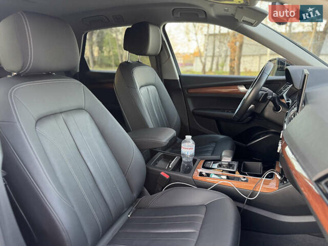 Чорний Ауді Ку 5, об'ємом двигуна 1.98 л та пробігом 42 тис. км за 28999 $, фото 22 на Automoto.ua