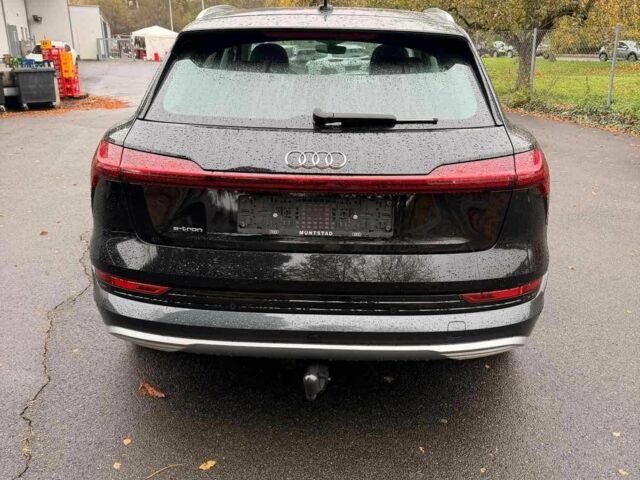 Чорний Ауді Ку 5, об'ємом двигуна 0 л та пробігом 93 тис. км за 32000 $, фото 6 на Automoto.ua