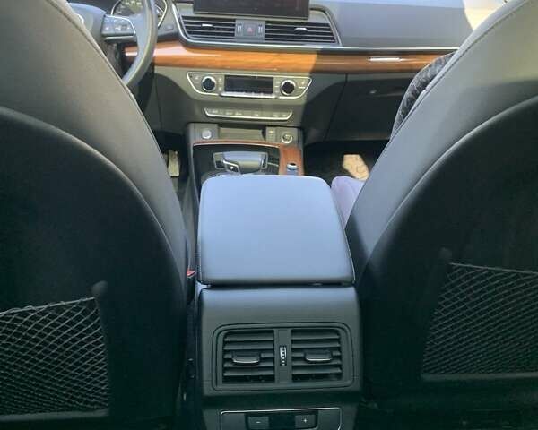 Черный Ауди Ку 5, объемом двигателя 1.98 л и пробегом 62 тыс. км за 38500 $, фото 13 на Automoto.ua