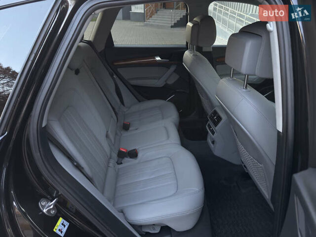 Черный Ауди Ку 5, объемом двигателя 1.98 л и пробегом 61 тыс. км за 37300 $, фото 45 на Automoto.ua