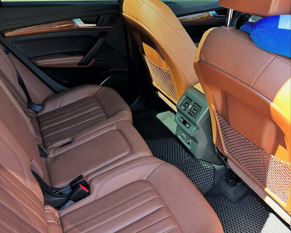 Черный Ауди Ку 5, объемом двигателя 1.98 л и пробегом 115 тыс. км за 35000 $, фото 6 на Automoto.ua