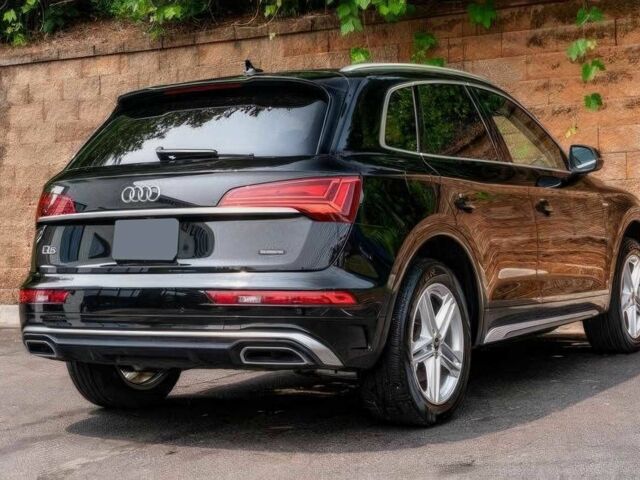 Ауді Ку 5 2021 у Чернівцях на Automoto.ua Чорний Ауді Ку 5, об'ємом двигуна 2 л та пробігом 28 тис. км за 19990 $, фото 5 на Automoto.ua