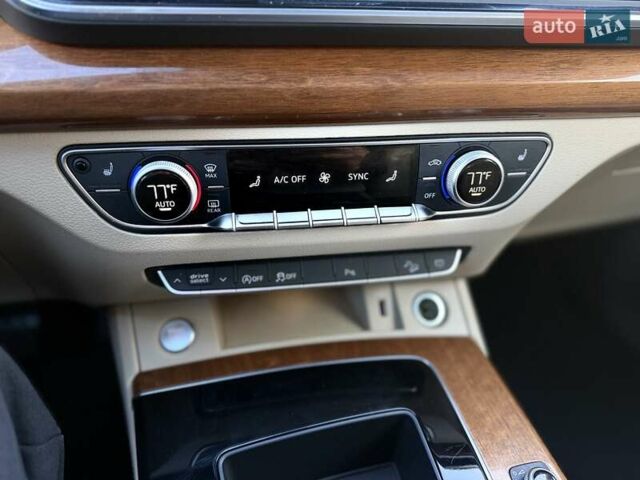 Черный Ауди Ку 5, объемом двигателя 1.98 л и пробегом 60 тыс. км за 30900 $, фото 56 на Automoto.ua