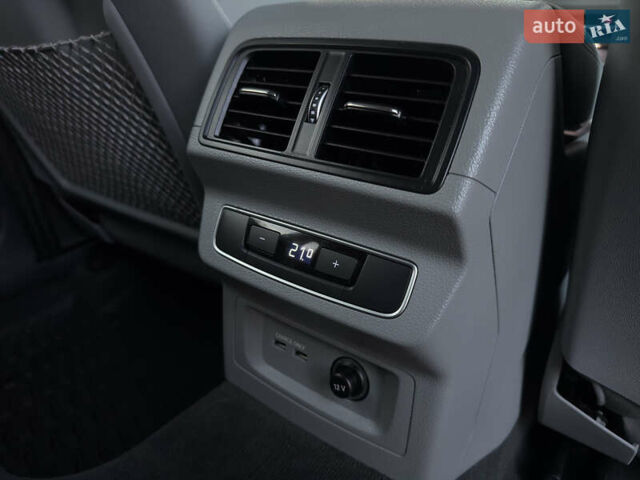 Черный Ауди Ку 5, объемом двигателя 1.98 л и пробегом 61 тыс. км за 37300 $, фото 54 на Automoto.ua