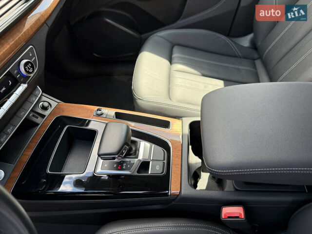 Черный Ауди Ку 5, объемом двигателя 2 л и пробегом 67 тыс. км за 31900 $, фото 17 на Automoto.ua