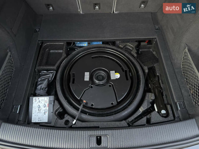 Черный Ауди Ку 5, объемом двигателя 1.98 л и пробегом 61 тыс. км за 37300 $, фото 72 на Automoto.ua