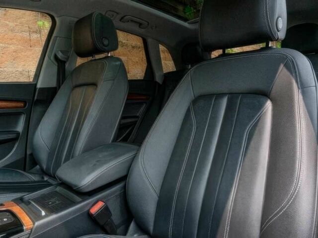 Ауді Ку 5 2021 у Чернівцях на Automoto.ua Чорний Ауді Ку 5, об'ємом двигуна 2 л та пробігом 28 тис. км за 19990 $, фото 11 на Automoto.ua