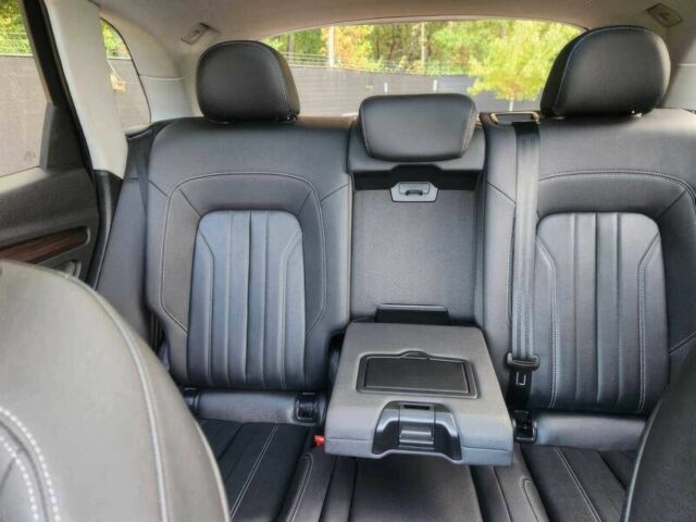 Чорний Ауді Ку 5, об'ємом двигуна 2 л та пробігом 22 тис. км за 21000 $, фото 11 на Automoto.ua