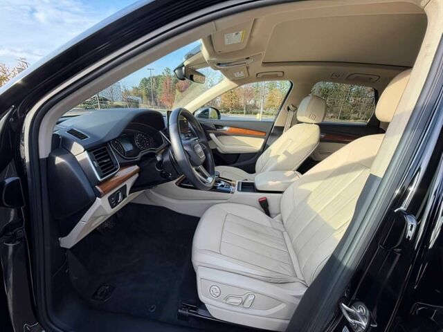 Чорний Ауді Ку 5, об'ємом двигуна 2 л та пробігом 28 тис. км за 22800 $, фото 7 на Automoto.ua