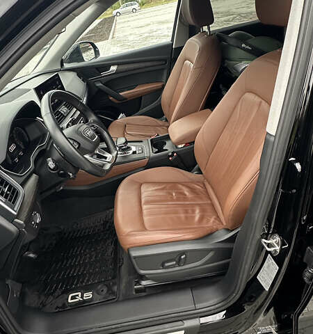 Черный Ауди Ку 5, объемом двигателя 1.97 л и пробегом 77 тыс. км за 43000 $, фото 12 на Automoto.ua