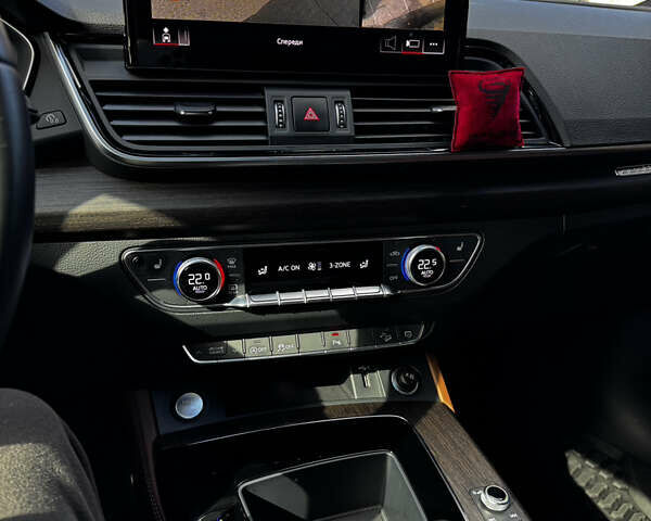 Чорний Ауді Ку 5, об'ємом двигуна 2 л та пробігом 50 тис. км за 39500 $, фото 17 на Automoto.ua