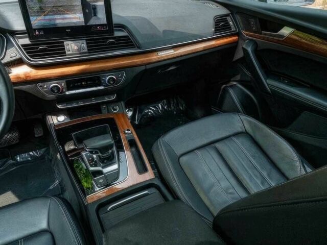 Ауді Ку 5 2021 у Чернівцях на Automoto.ua Чорний Ауді Ку 5, об'ємом двигуна 2 л та пробігом 28 тис. км за 19990 $, фото 12 на Automoto.ua