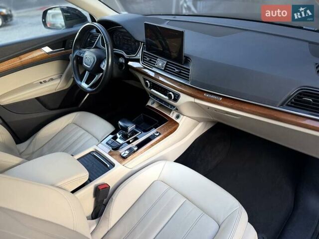 Черный Ауди Ку 5, объемом двигателя 1.98 л и пробегом 60 тыс. км за 30900 $, фото 66 на Automoto.ua