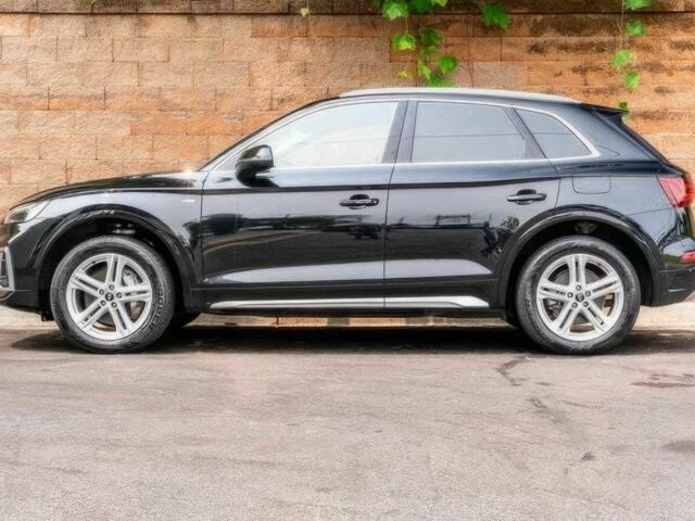 Ауді Ку 5 2021 у Чернівцях на Automoto.ua Чорний Ауді Ку 5, об'ємом двигуна 2 л та пробігом 28 тис. км за 19990 $, фото 4 на Automoto.ua