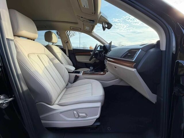 Чорний Ауді Ку 5, об'ємом двигуна 2 л та пробігом 28 тис. км за 22800 $, фото 9 на Automoto.ua