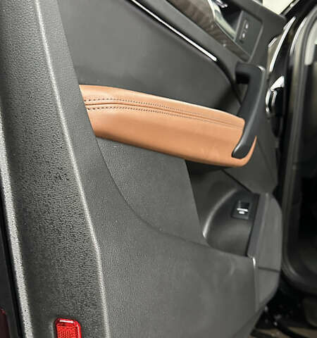 Черный Ауди Ку 5, объемом двигателя 1.97 л и пробегом 77 тыс. км за 43000 $, фото 22 на Automoto.ua